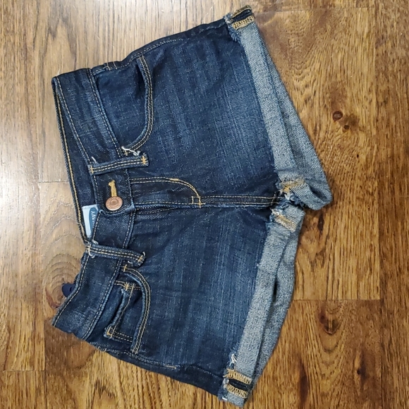 Old Navy Other - Girls Old Navy rolled cuff jean shorts size 7